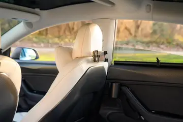 Vehicle image 75