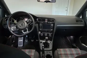 Vehicle image 32