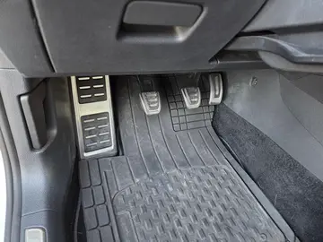 Vehicle image 45