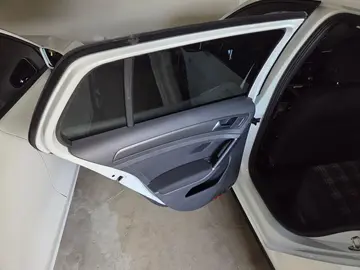 Vehicle image 47