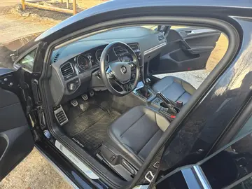 Vehicle image 39