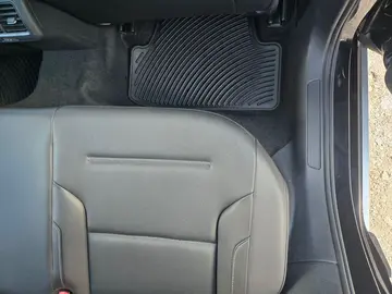 Vehicle image 60