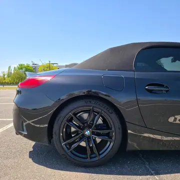 Vehicle image 26