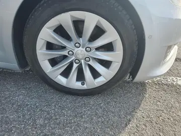 Vehicle image 100