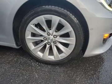 Vehicle image 101