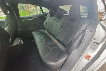 Vehicle image 107