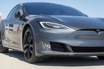 Vehicle image 32