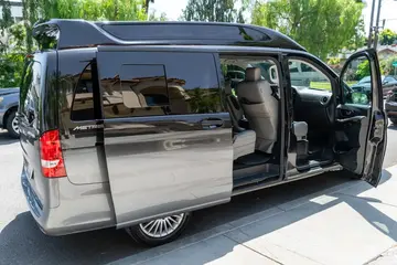 Vehicle image 106