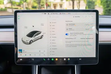Vehicle image 100