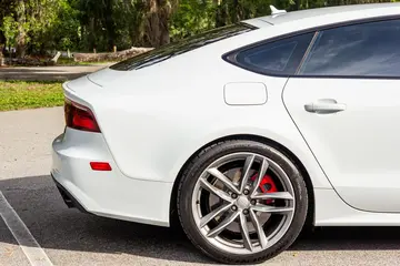 Vehicle image 21