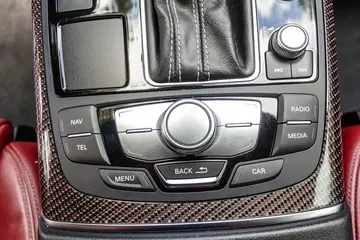 Vehicle image 109