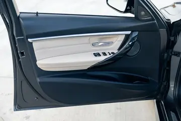Vehicle image 53