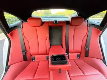 Vehicle image 32