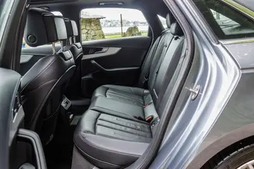 Vehicle image 60