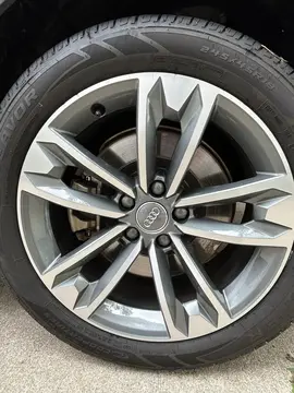 Vehicle image 30