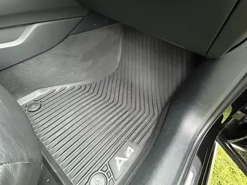 Vehicle image 77