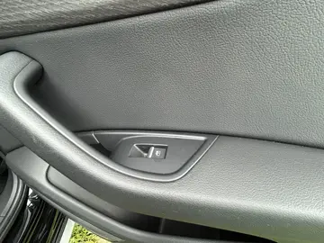Vehicle image 91