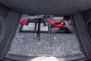 Vehicle image 76