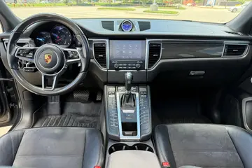 Vehicle image 24