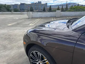 Vehicle image 32