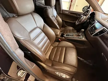 Vehicle image 62