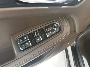Vehicle image 90