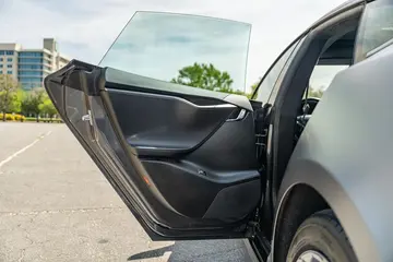 Vehicle image 100
