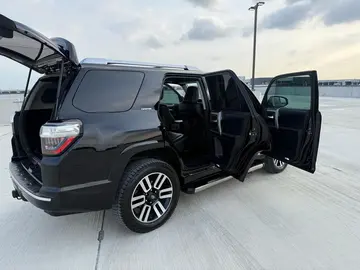 Vehicle image 35