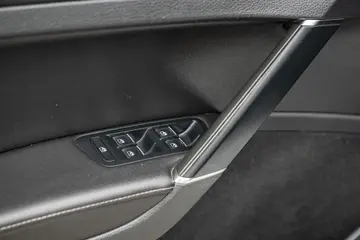 Vehicle image 104
