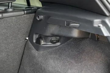 Vehicle image 113