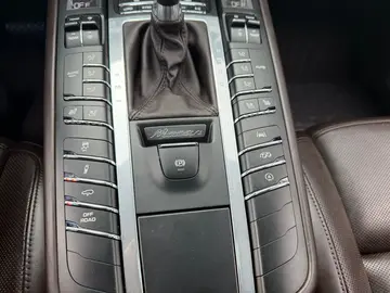 Vehicle image 91