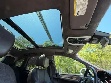 Vehicle image 101