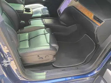 Vehicle image 47