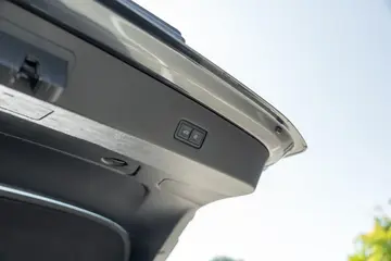 Vehicle image 100