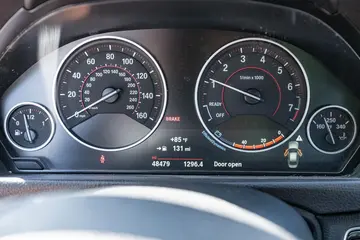 Vehicle image 28
