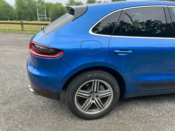 Vehicle image 34