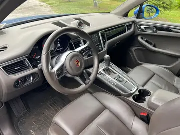 Vehicle image 47