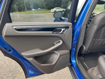 Vehicle image 62