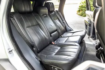 Vehicle image 32