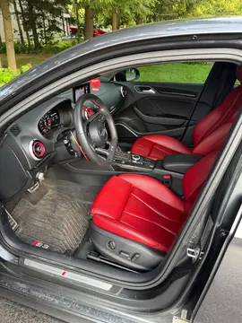Vehicle image 32