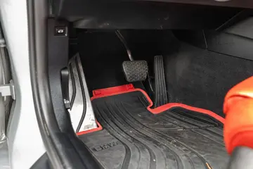 Vehicle image 94