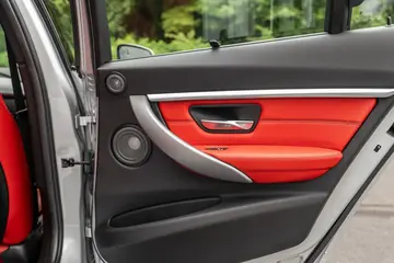 Vehicle image 102