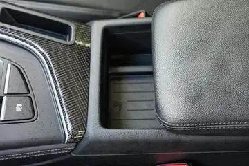 Vehicle image 76