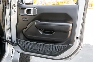Vehicle image 100
