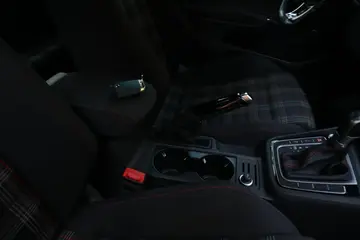 Vehicle image 78