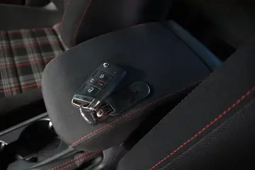 Vehicle image 118