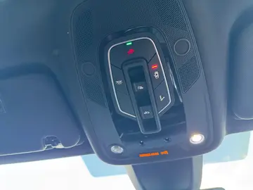 Vehicle image 60