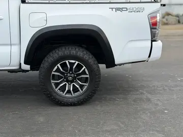 Vehicle image 43