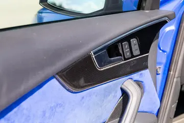 Vehicle image 73