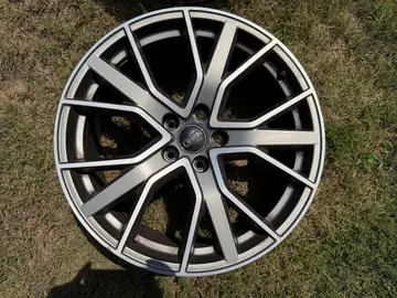 Vehicle image 125